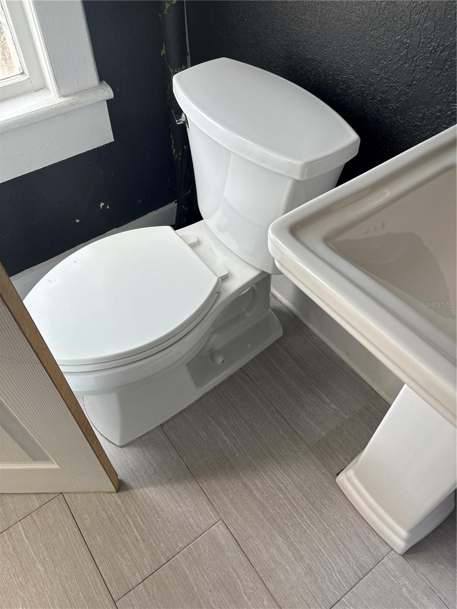 165 E TARPON AVE, TARPON SPRINGS, FL, 34689