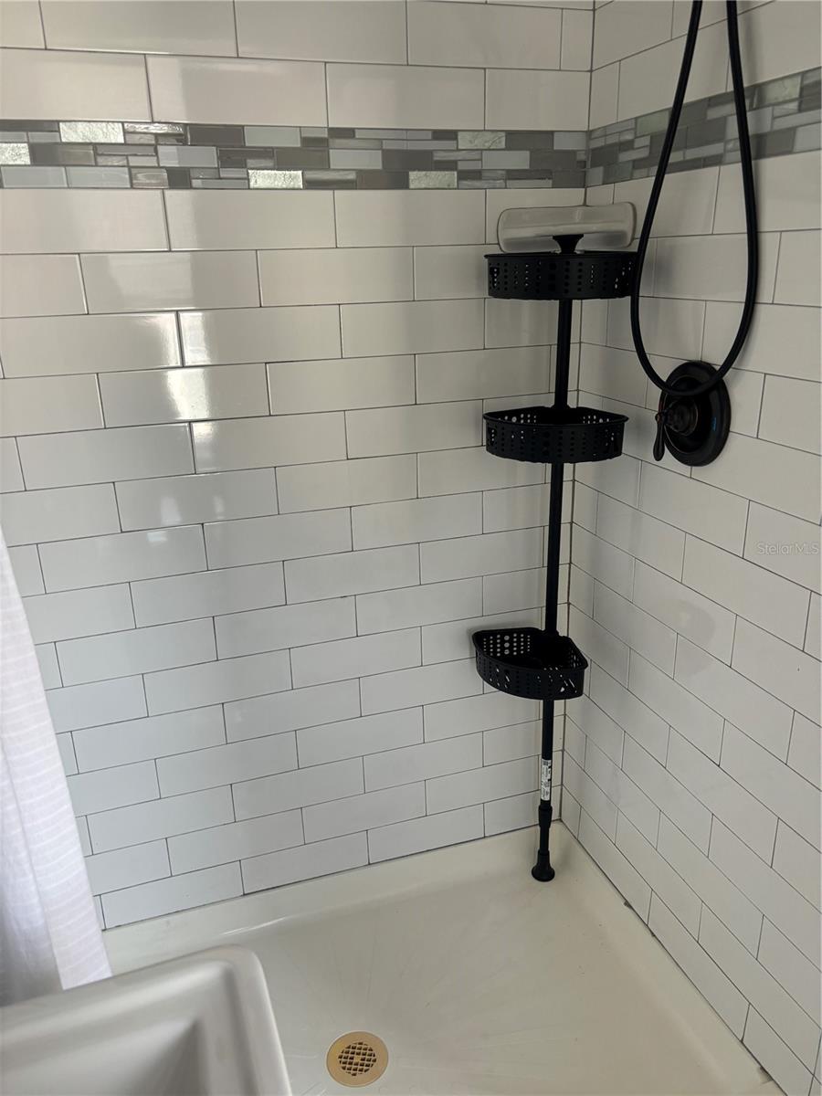 165 E TARPON AVE, TARPON SPRINGS, FL, 34689