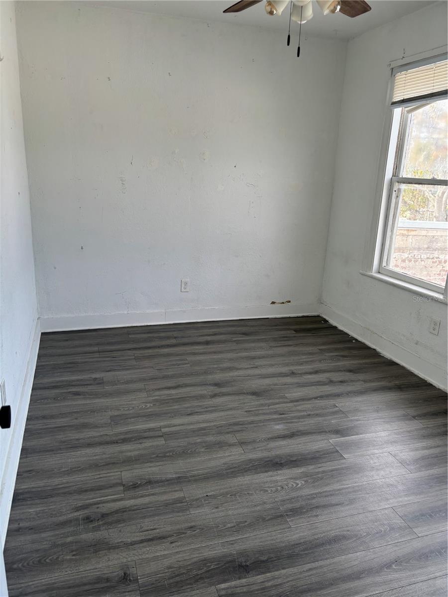 165 E TARPON AVE, TARPON SPRINGS, FL, 34689