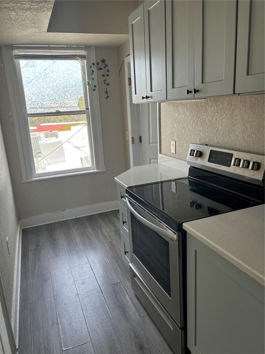 165 E TARPON AVE, TARPON SPRINGS, FL, 34689