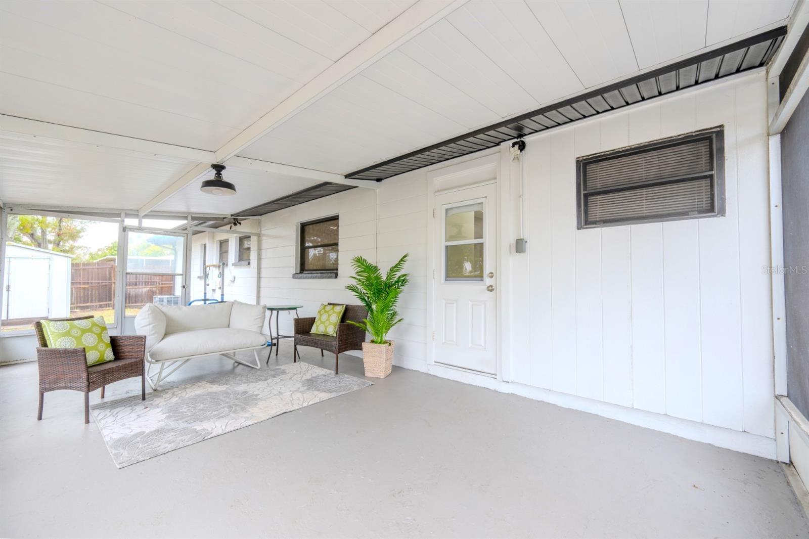 4702 W BAY AVE, TAMPA, FL, 33616