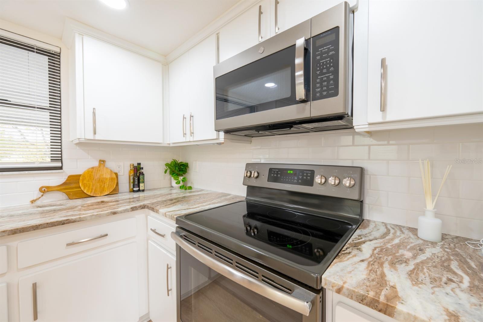 4702 W BAY AVE, TAMPA, FL, 33616
