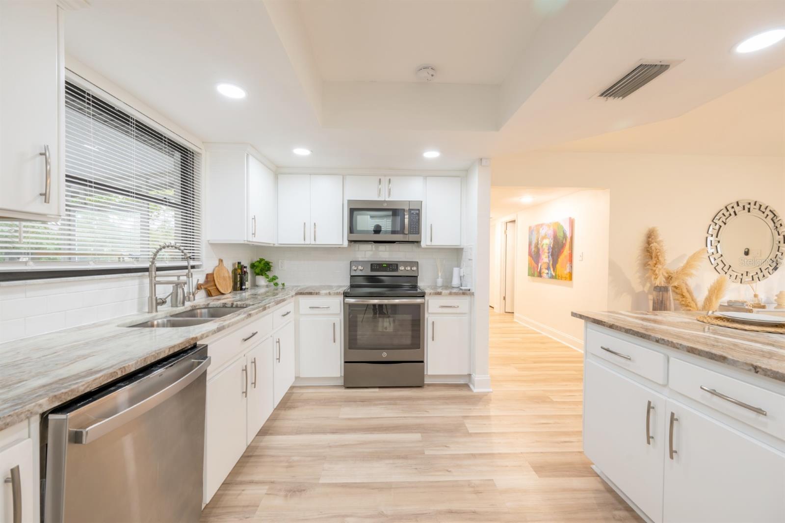 4702 W BAY AVE, TAMPA, FL, 33616