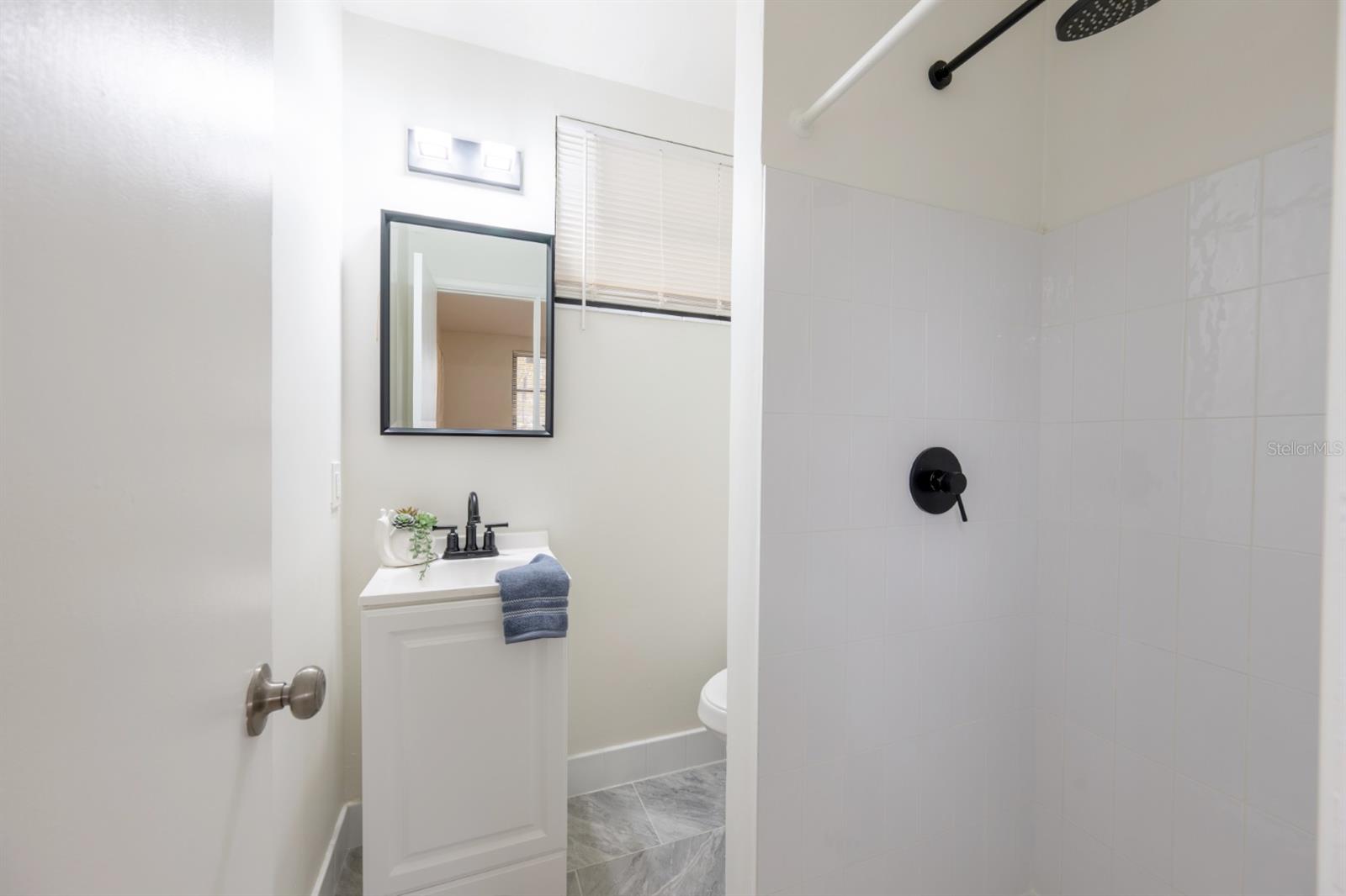 4702 W BAY AVE, TAMPA, FL, 33616