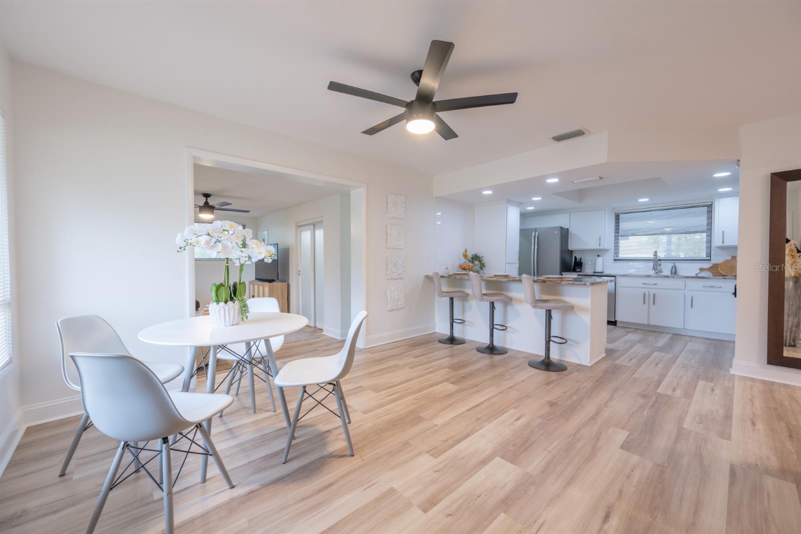 4702 W BAY AVE, TAMPA, FL, 33616