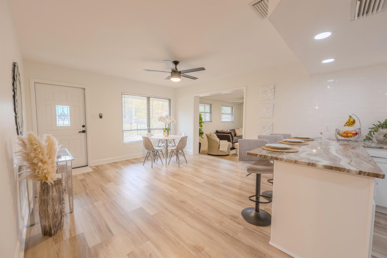 4702 W BAY AVE, TAMPA, FL, 33616