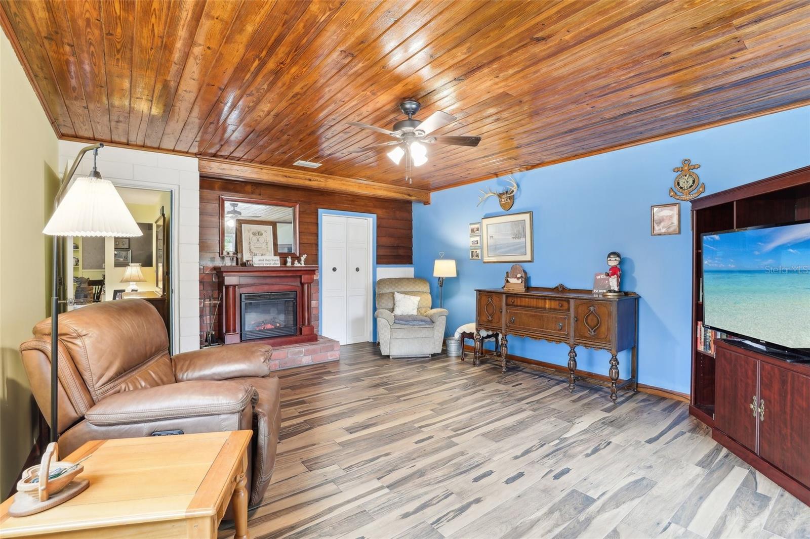 32125 MARK AVE, TAVARES, FL, 32778