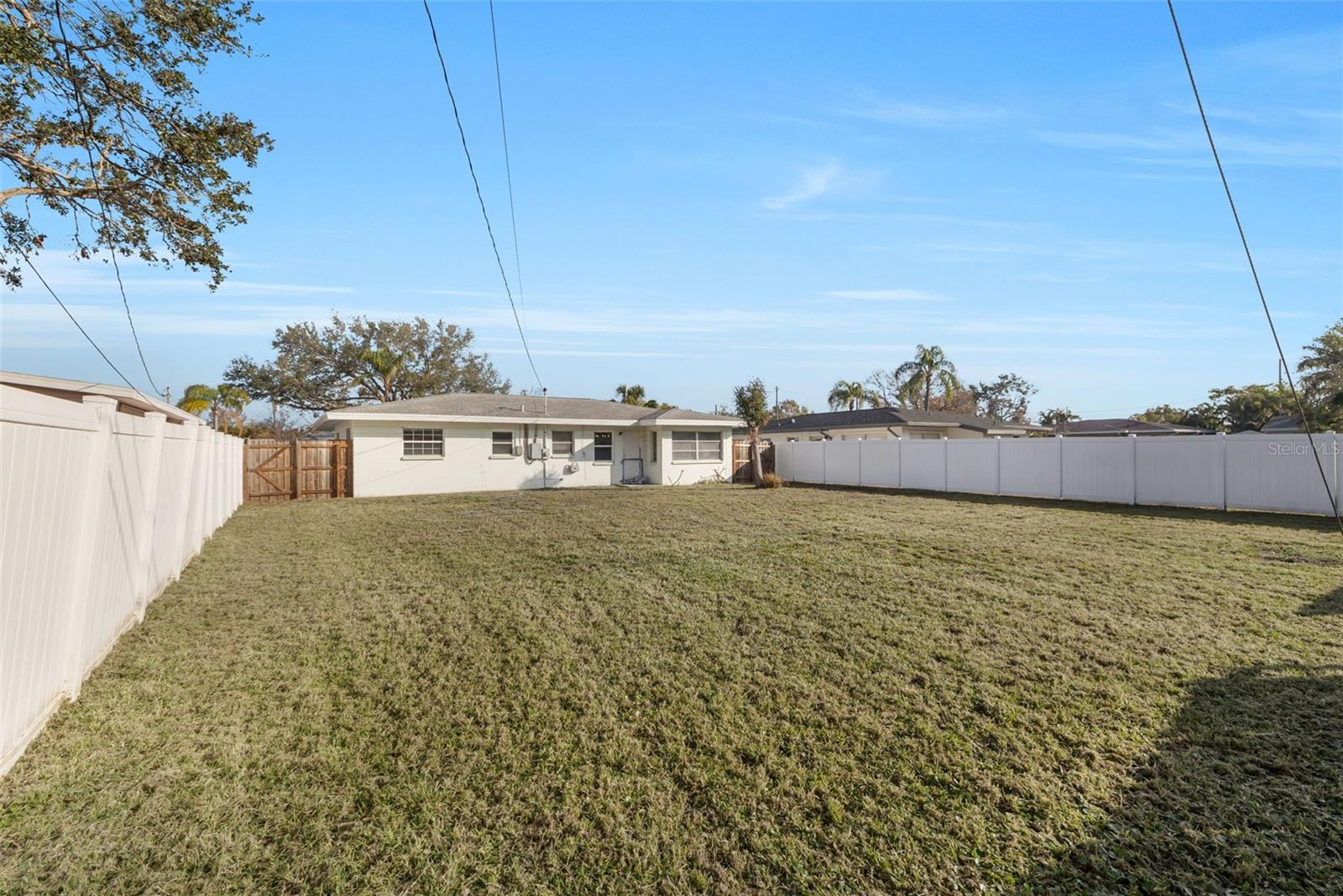 960 43RD AVE NE, ST PETERSBURG, FL, 33703