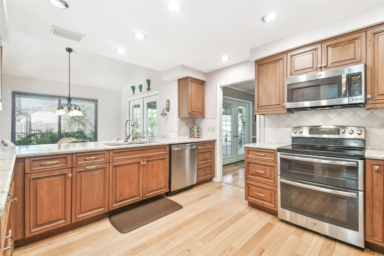 14031 SHADY SHORES DR, TAMPA, FL, 33613