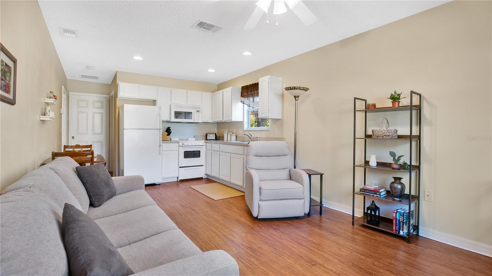 714 COTTAGE PARK LN, LEESBURG, FL, 34748