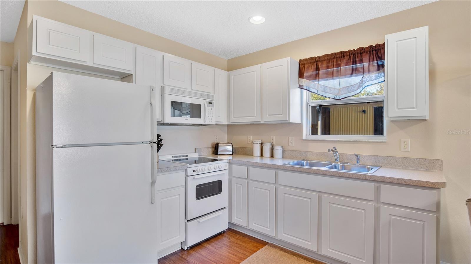 714 COTTAGE PARK LN, LEESBURG, FL, 34748