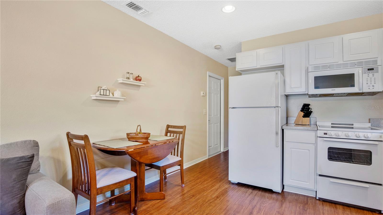 714 COTTAGE PARK LN, LEESBURG, FL, 34748
