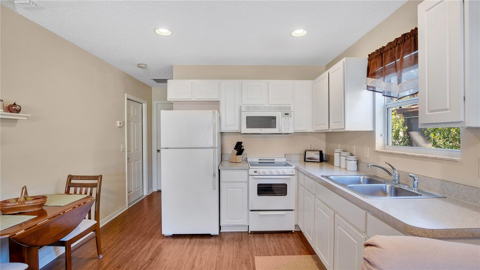 714 COTTAGE PARK LN, LEESBURG, FL, 34748