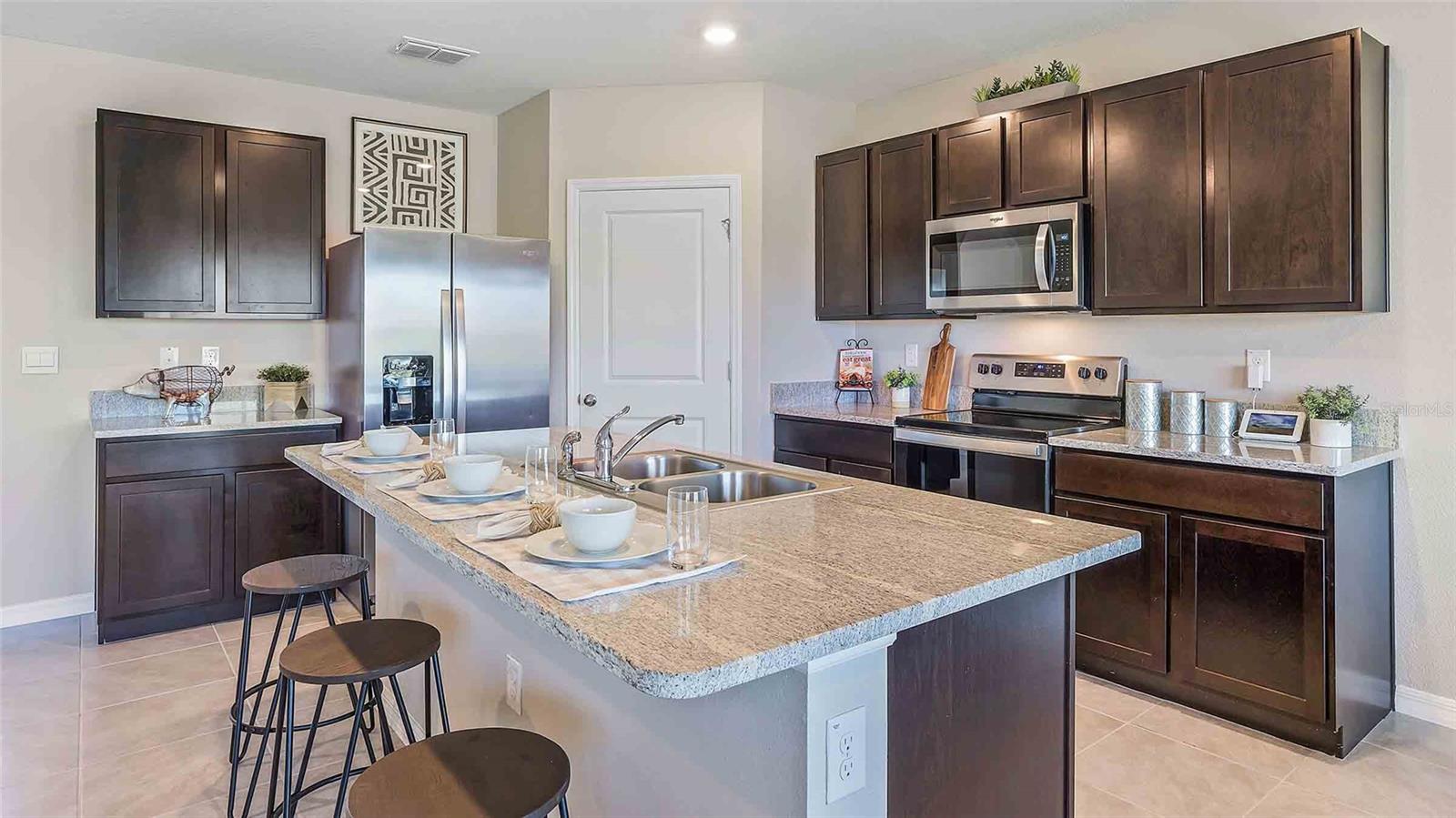 2927 GARDINER LN, ZEPHYRHILLS, FL, 33541