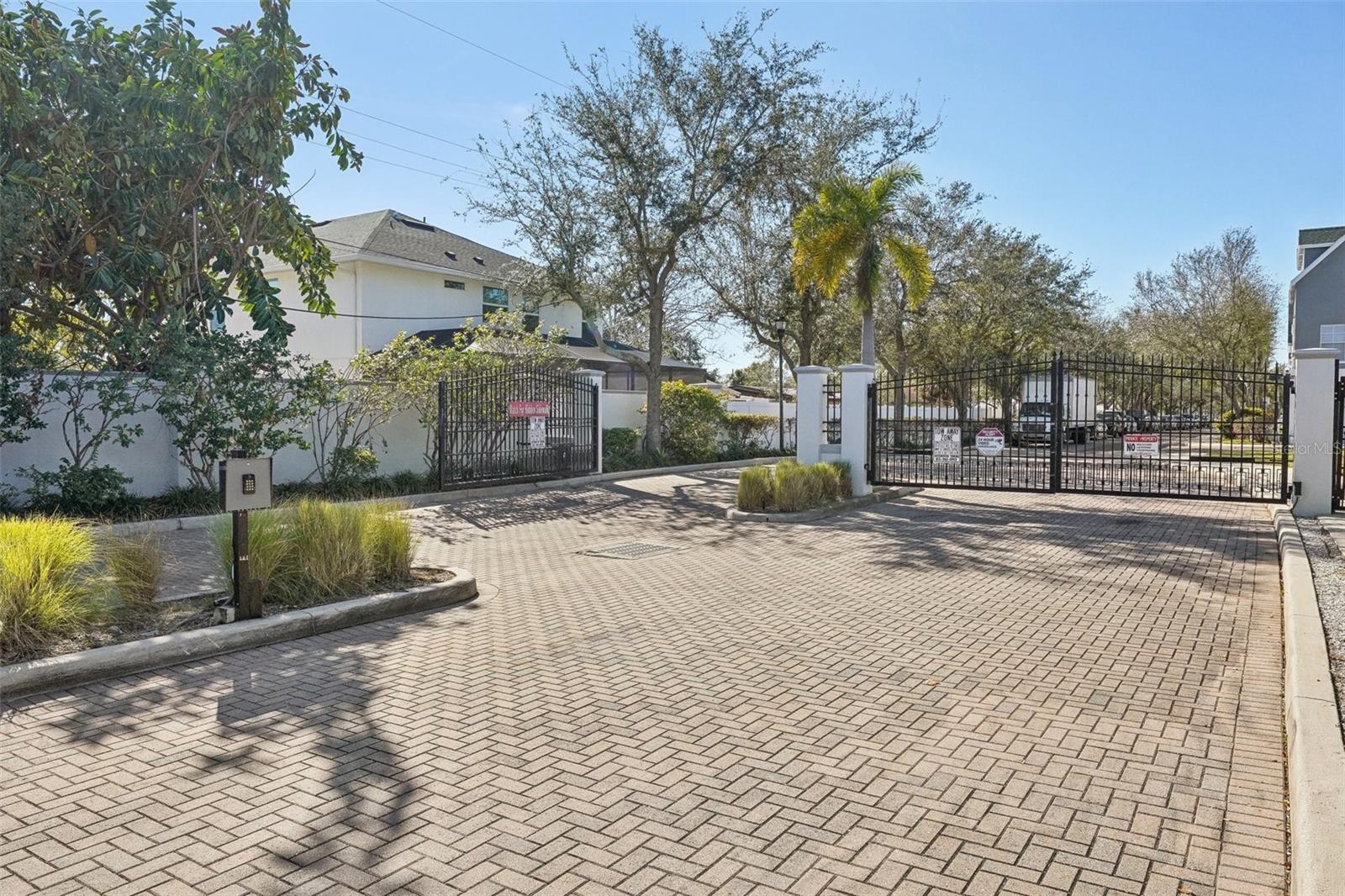 4722 LEGACY PARK DR, TAMPA, FL, 33611