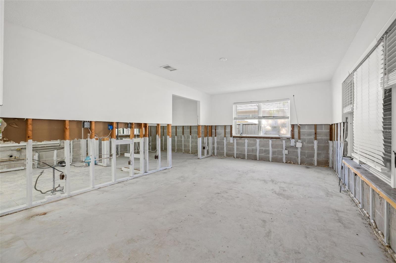 5630 VENETIAN BLVD NE, ST PETERSBURG, FL, 33703