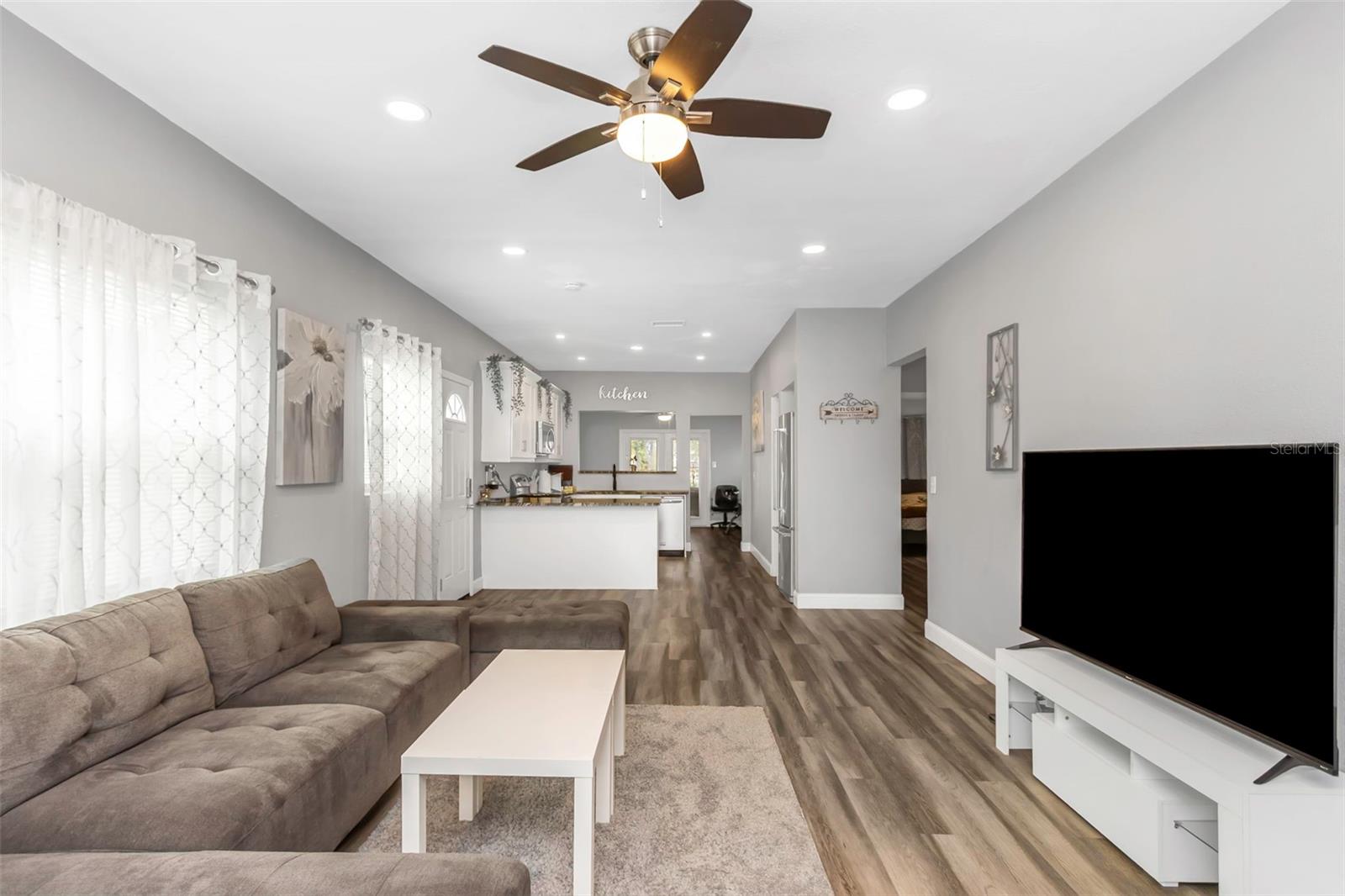 206 N HIMES AVE, TAMPA, FL, 33609