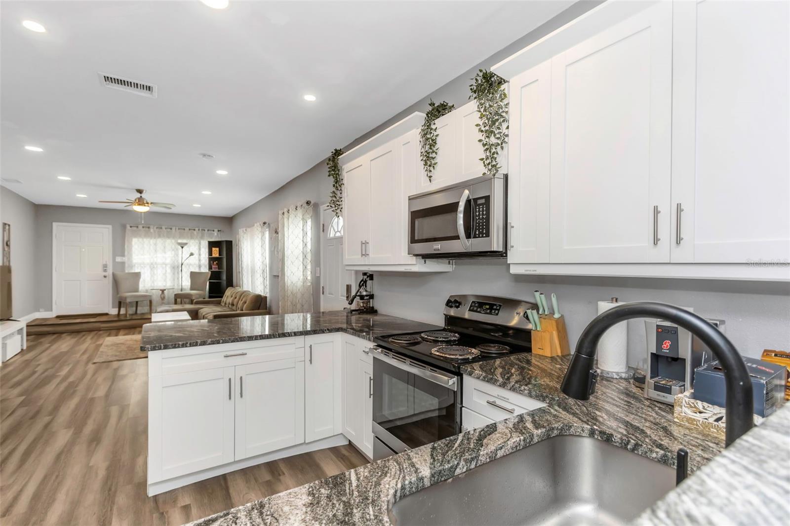 206 N HIMES AVE, TAMPA, FL, 33609