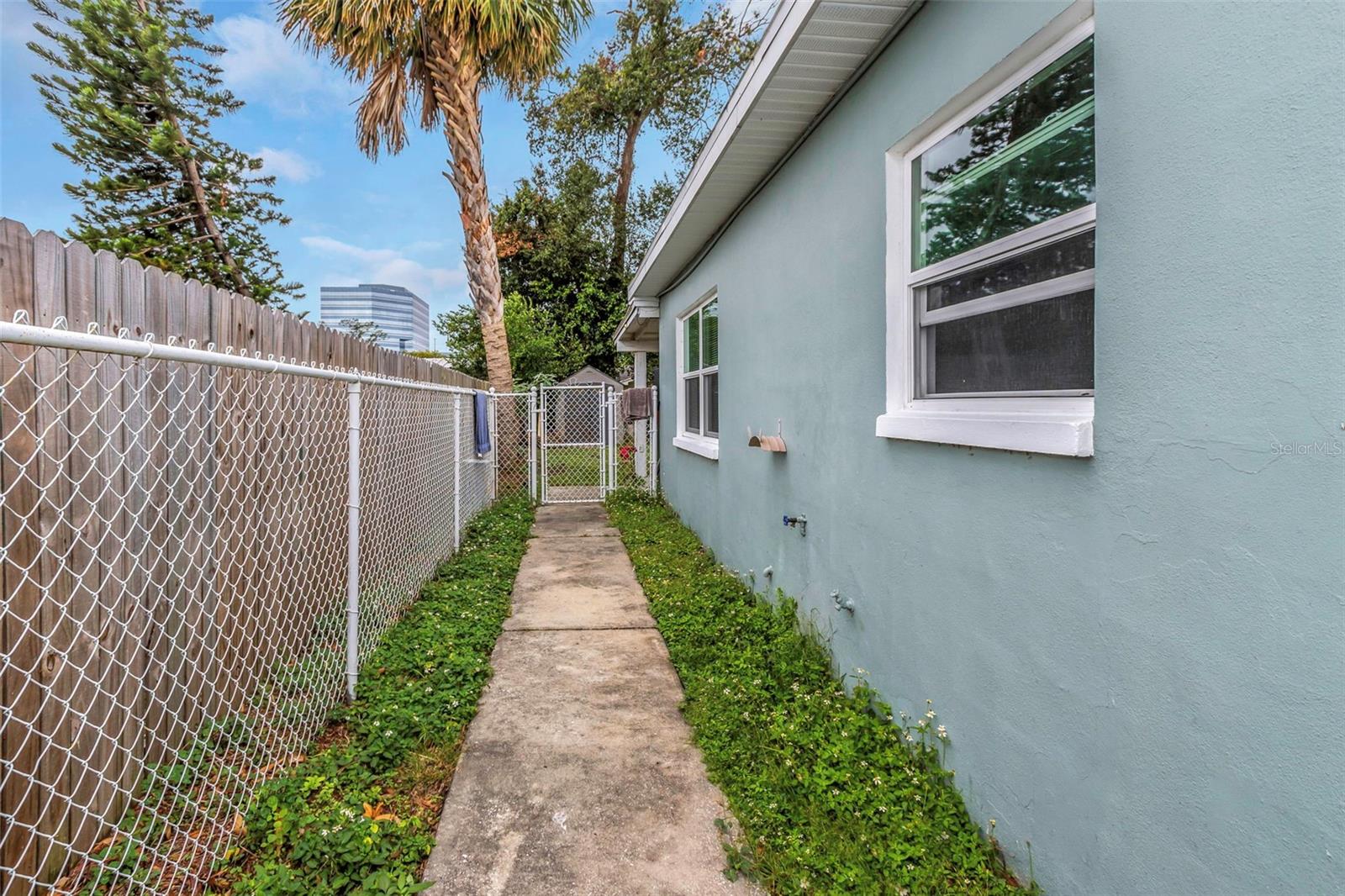 206 N HIMES AVE, TAMPA, FL, 33609