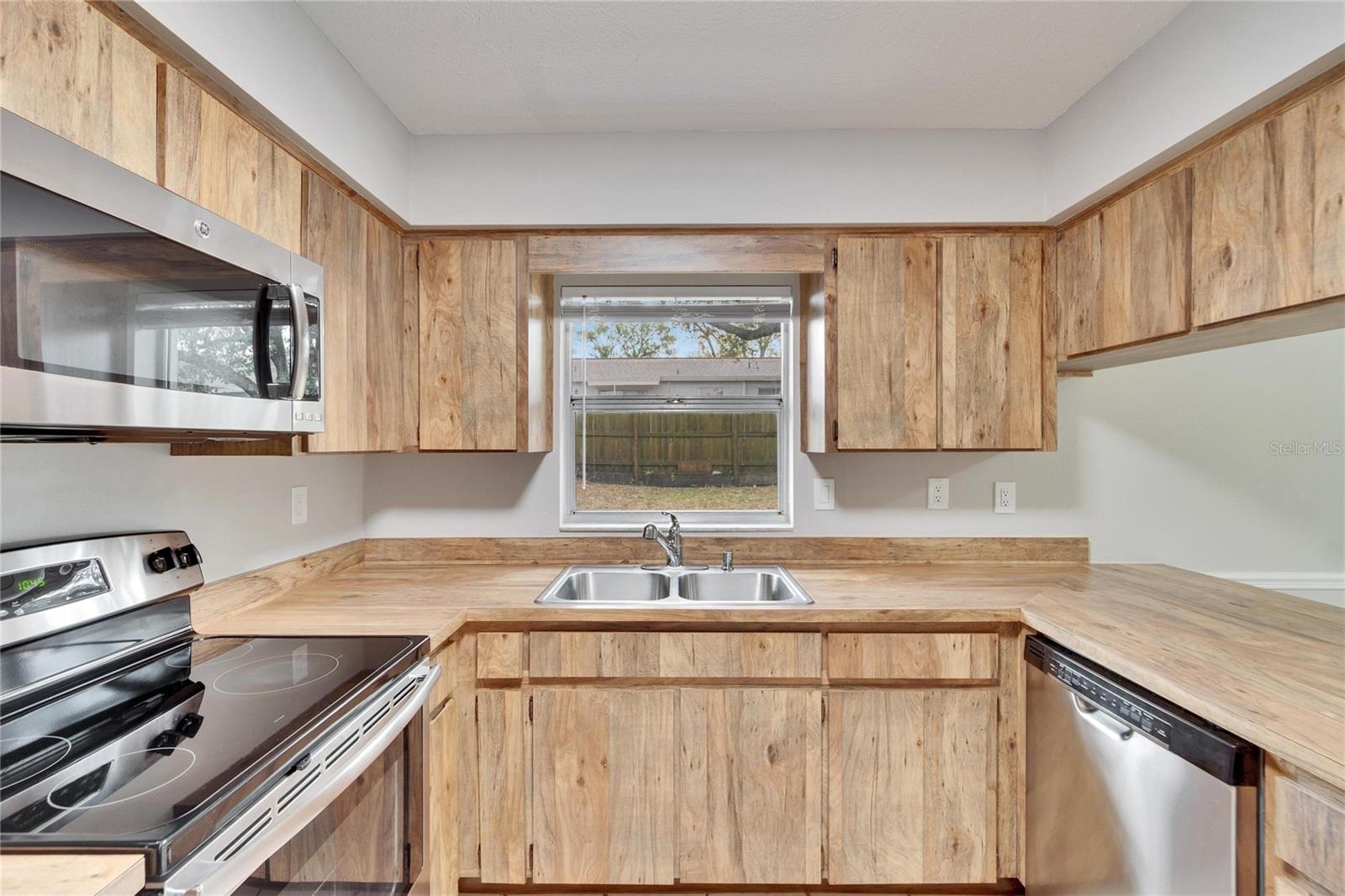 2211 WHITNEY PL, VALRICO, FL, 33594