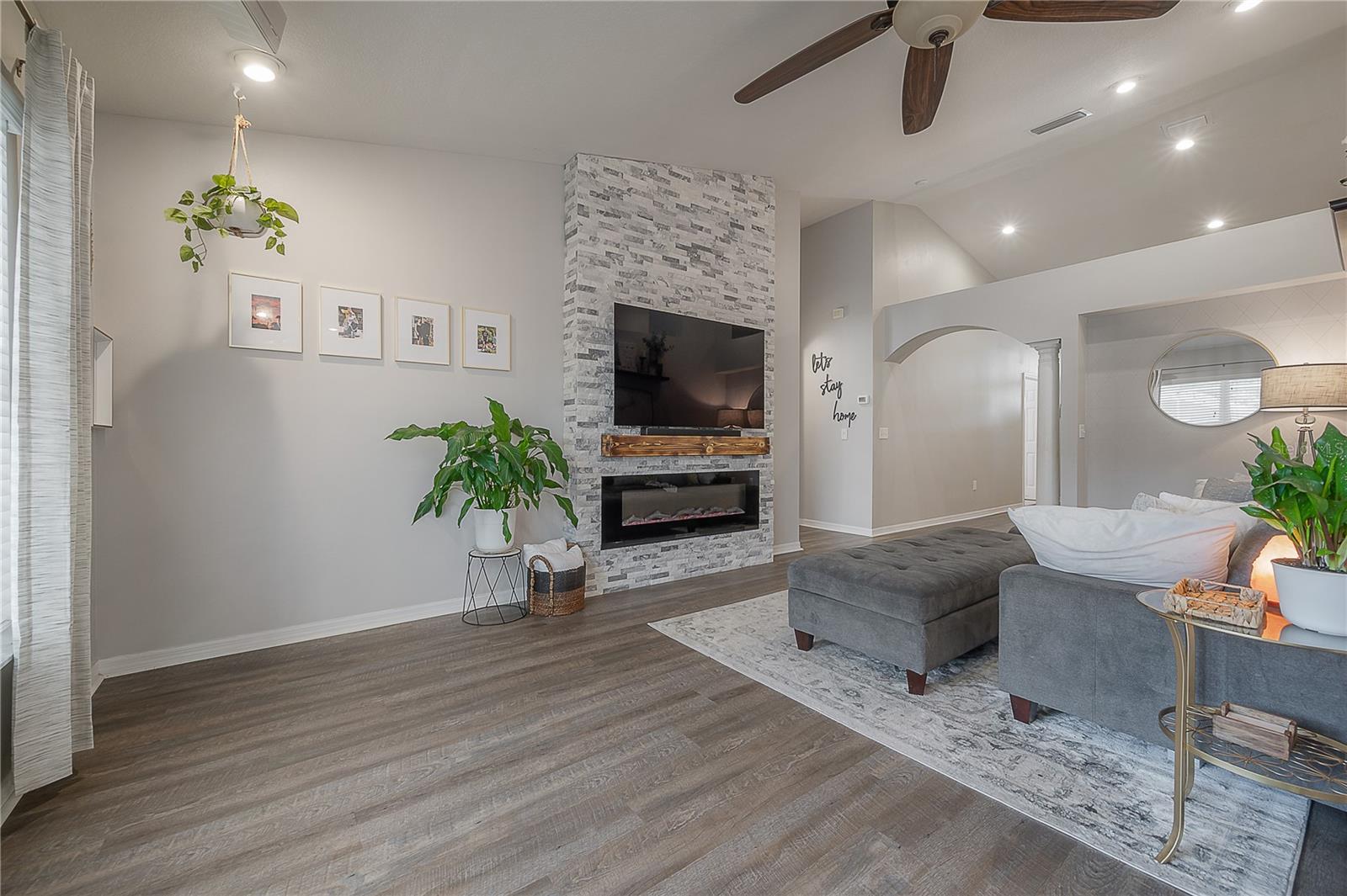 2909 FOLKLORE DR, VALRICO, FL, 33596