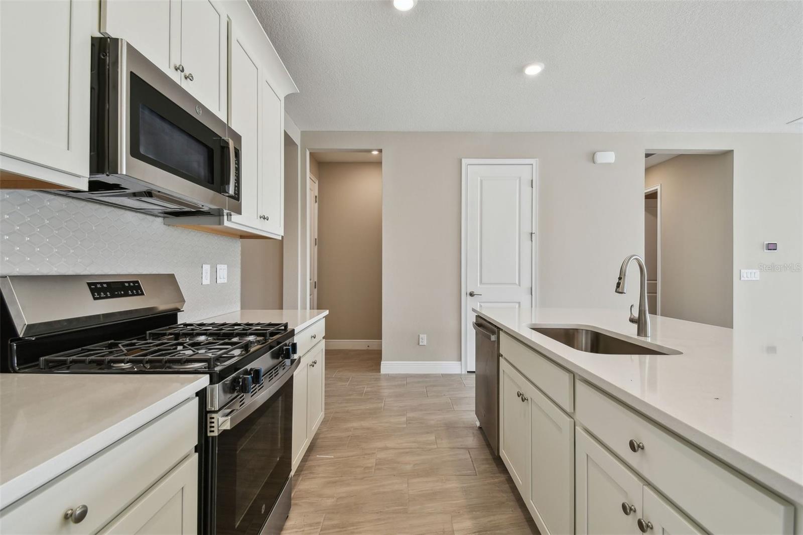 2416 WISE RIVER LN, ZEPHYRHILLS, FL, 33541