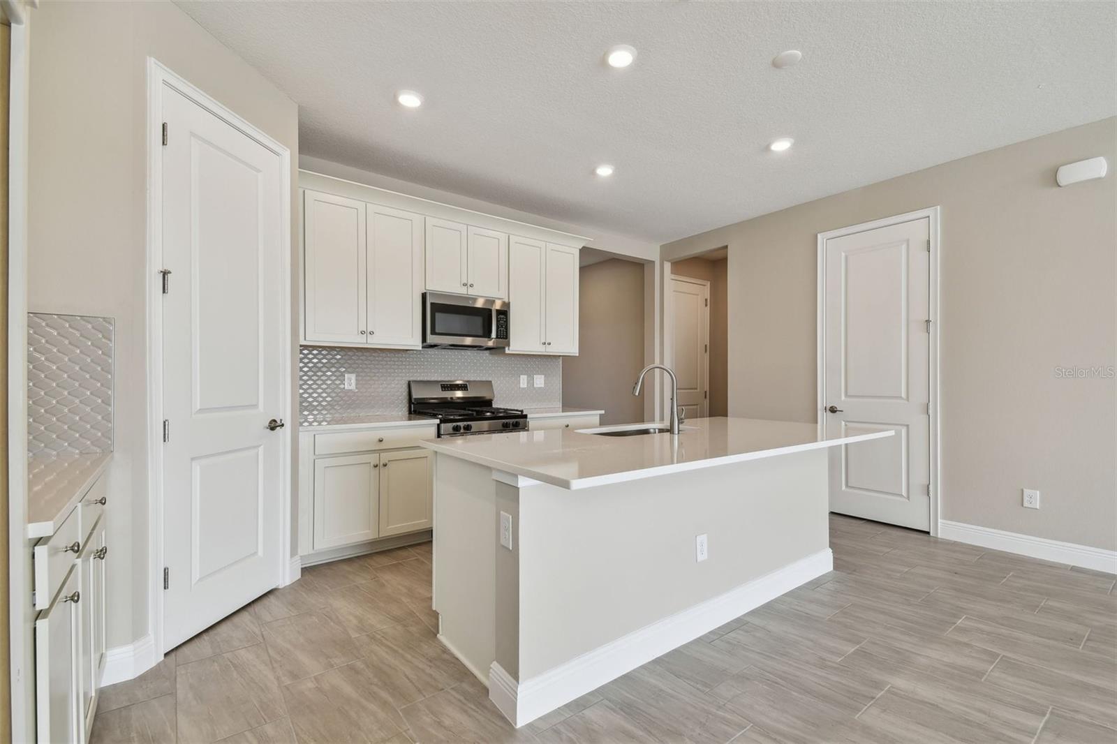 2416 WISE RIVER LN, ZEPHYRHILLS, FL, 33541