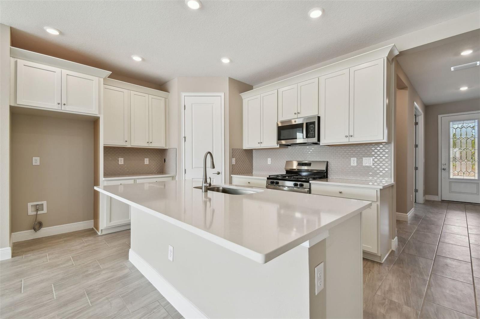2416 WISE RIVER LN, ZEPHYRHILLS, FL, 33541