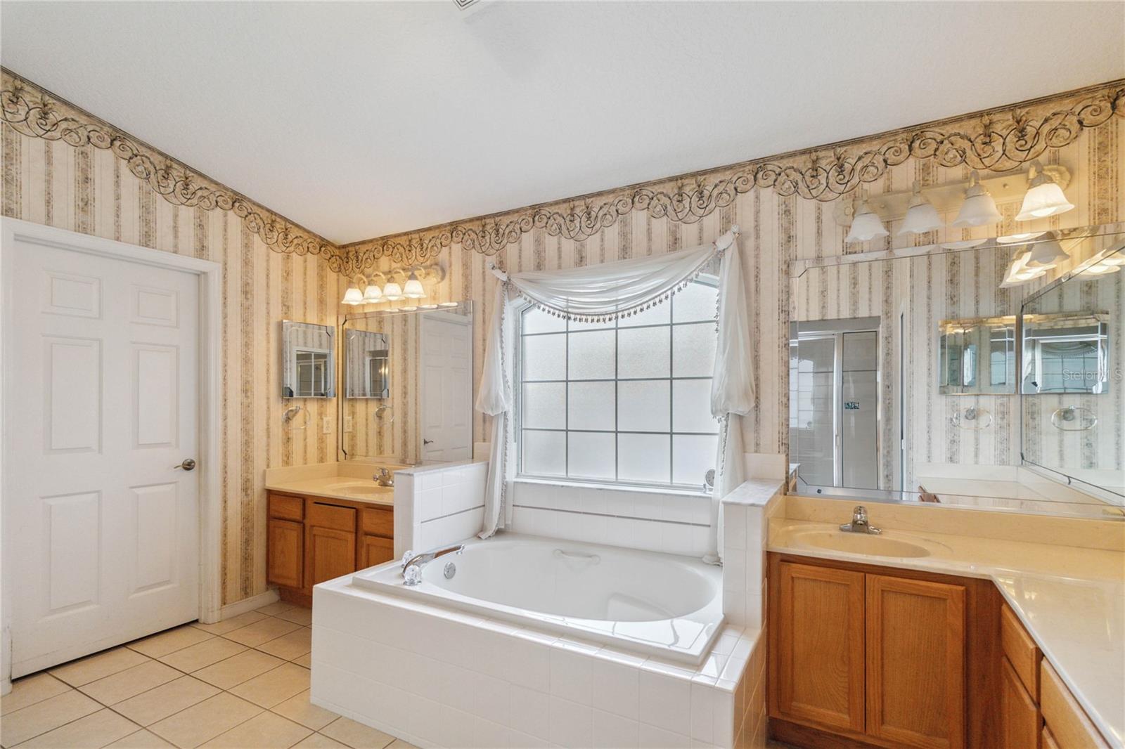 4546 NOTTOWAY DR, LEESBURG, FL, 34748