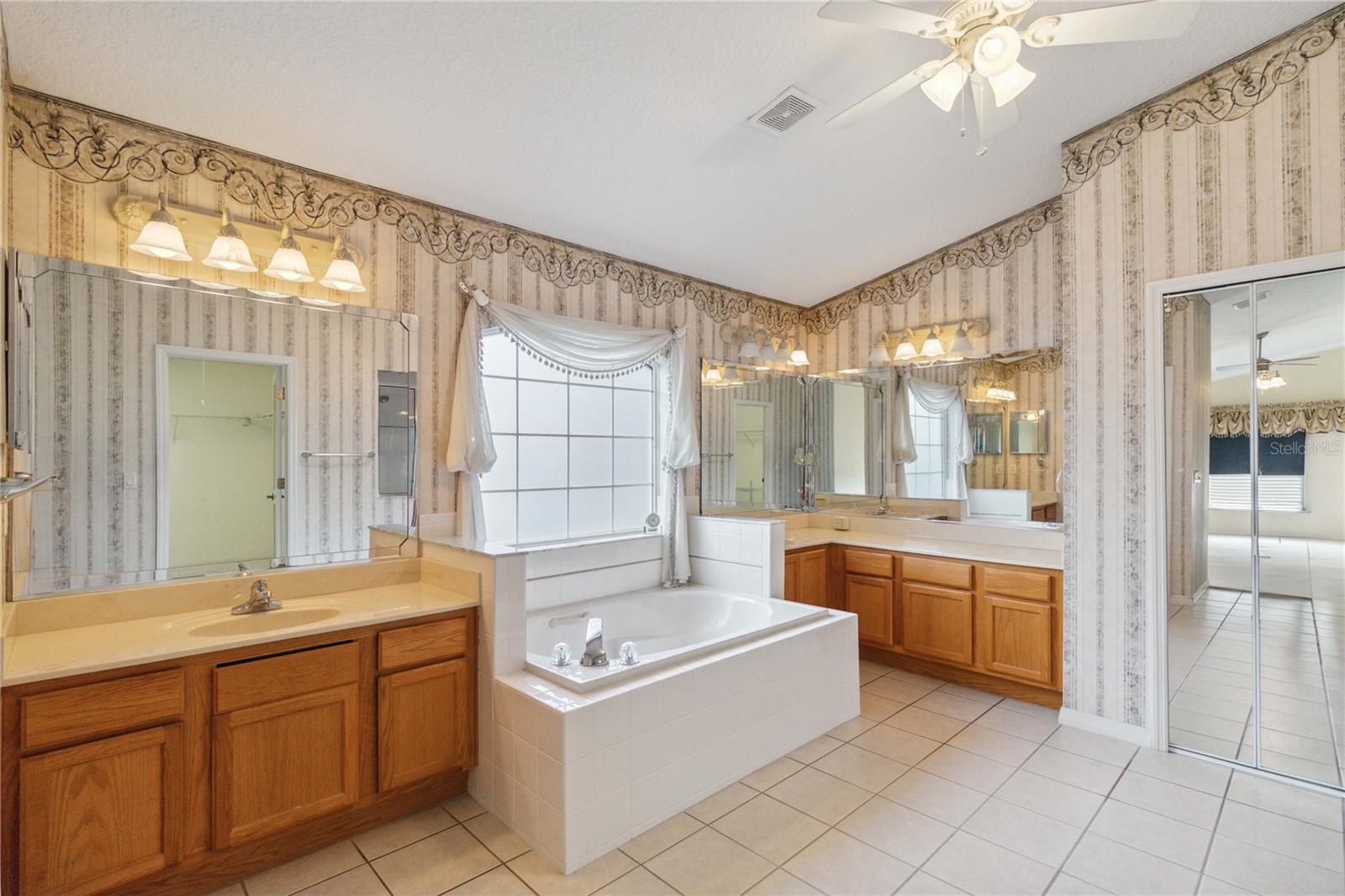 4546 NOTTOWAY DR, LEESBURG, FL, 34748