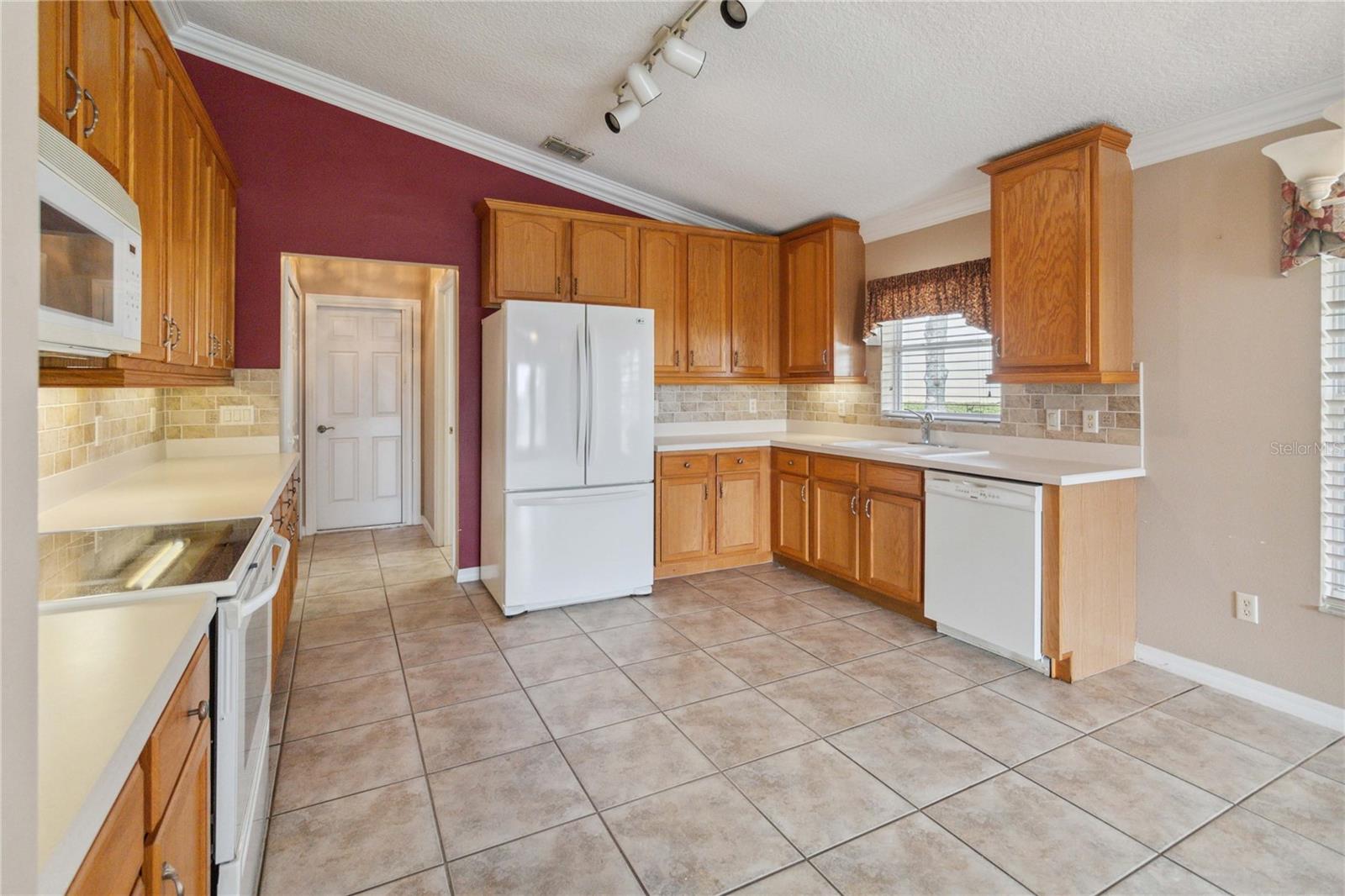 4546 NOTTOWAY DR, LEESBURG, FL, 34748