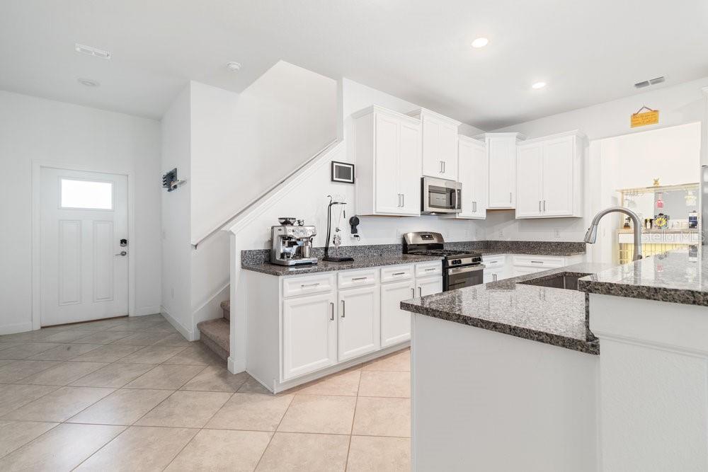 8241 CORNER PINE WAY, NEW PORT RICHEY, FL, 34655
