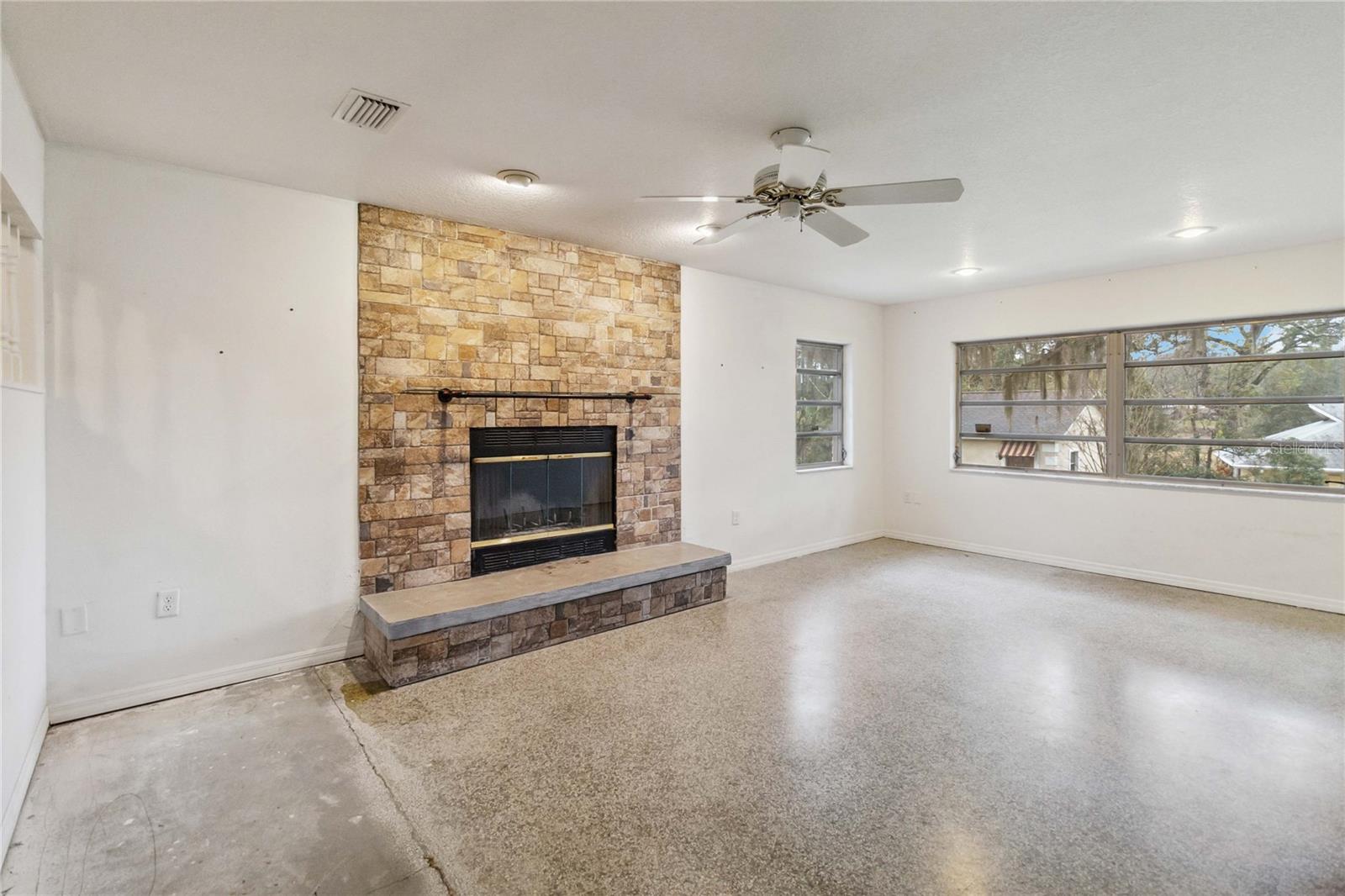 30845 WESTWARD HO AVE, SORRENTO, FL, 32776