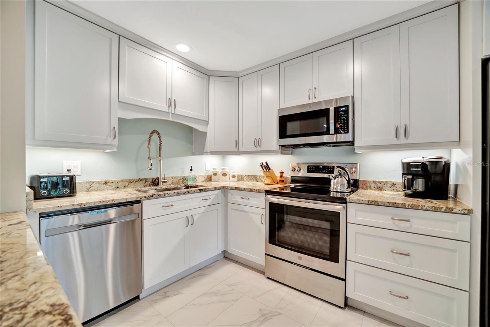 2810 51ST AVE W, BRADENTON, FL, 34207