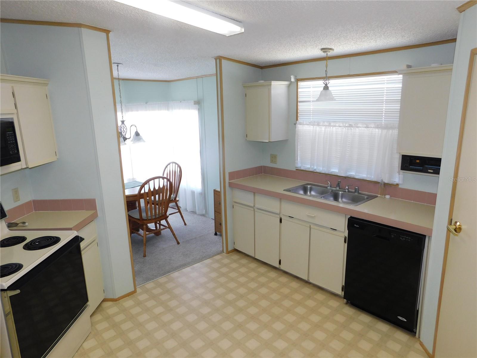 36819 KIOWA AVE, ZEPHYRHILLS, FL, 33542