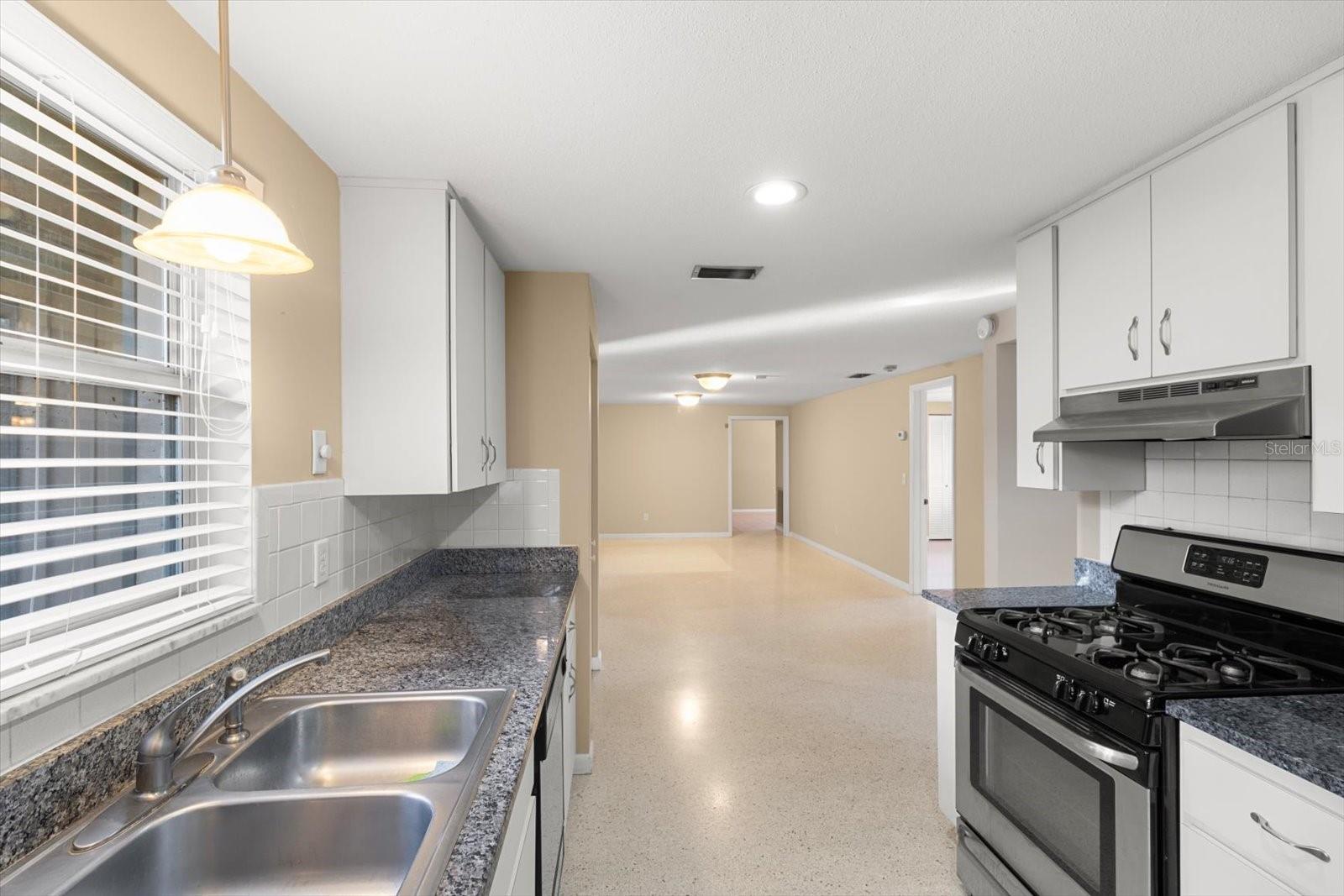9181 S MOUNTAIN LAKE AVE, FLORAL CITY, FL, 34436