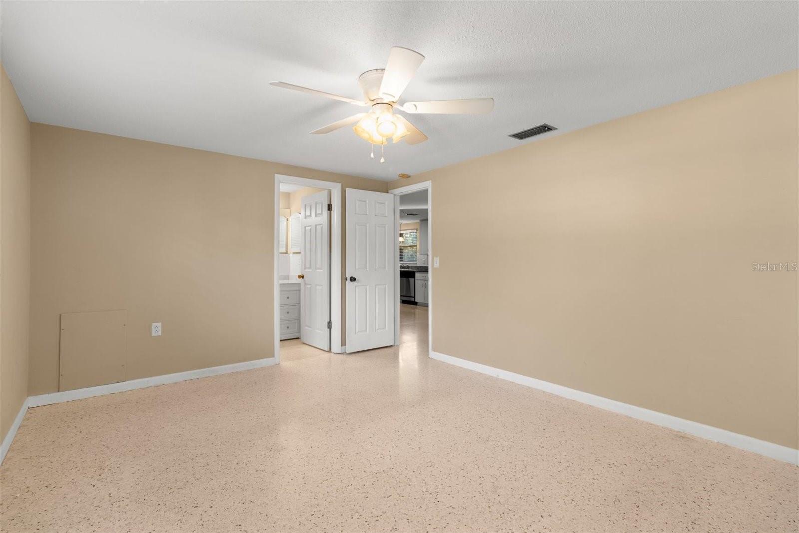 9181 S MOUNTAIN LAKE AVE, FLORAL CITY, FL, 34436