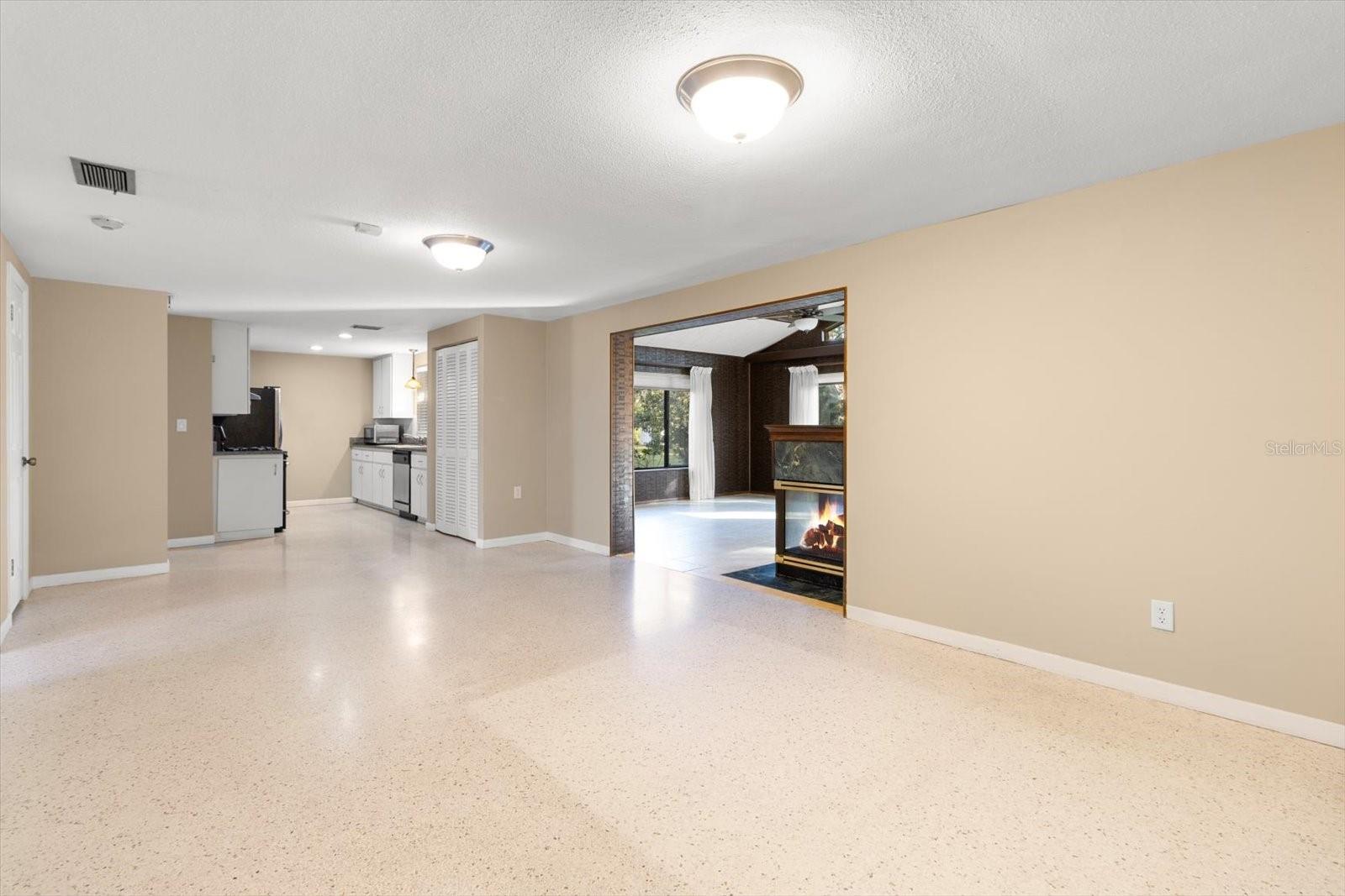 9181 S MOUNTAIN LAKE AVE, FLORAL CITY, FL, 34436