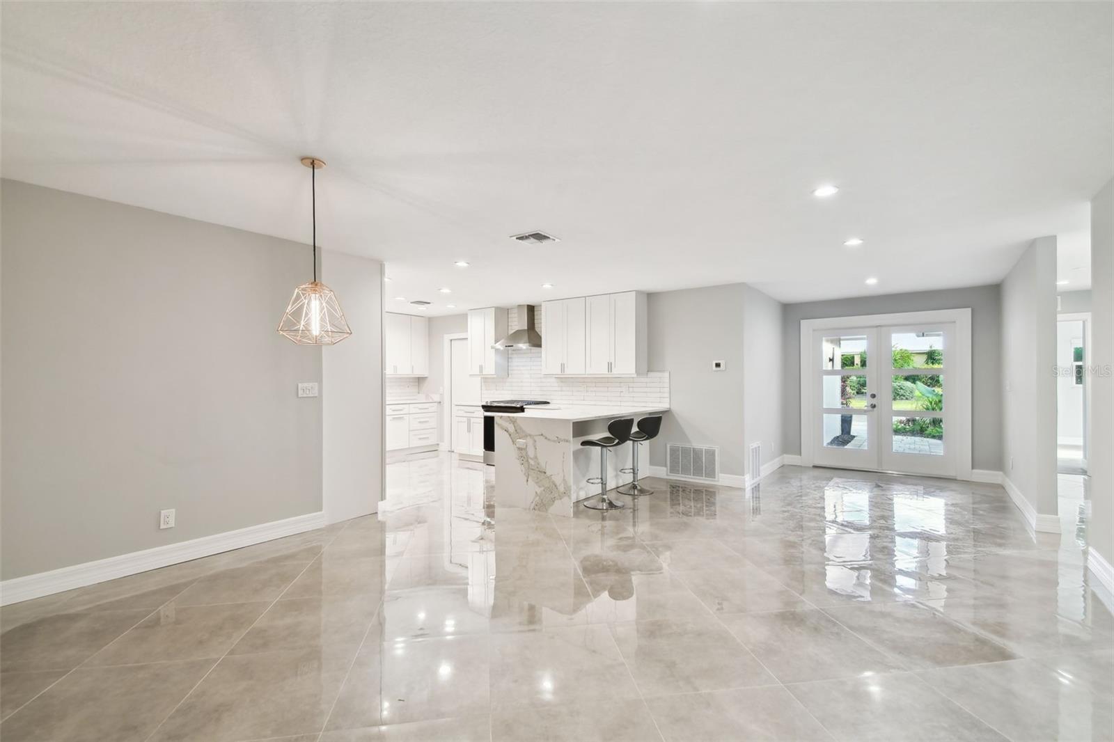 1927 MONTANA AVE NE, ST PETERSBURG, FL, 33703