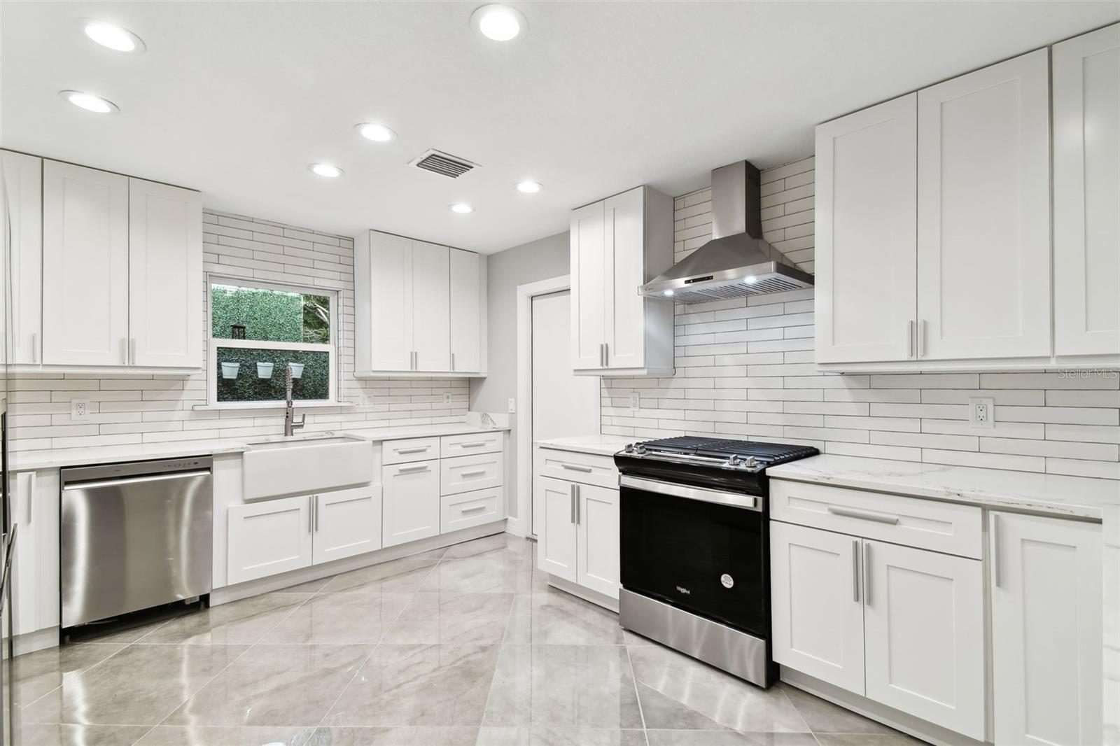 1927 MONTANA AVE NE, ST PETERSBURG, FL, 33703
