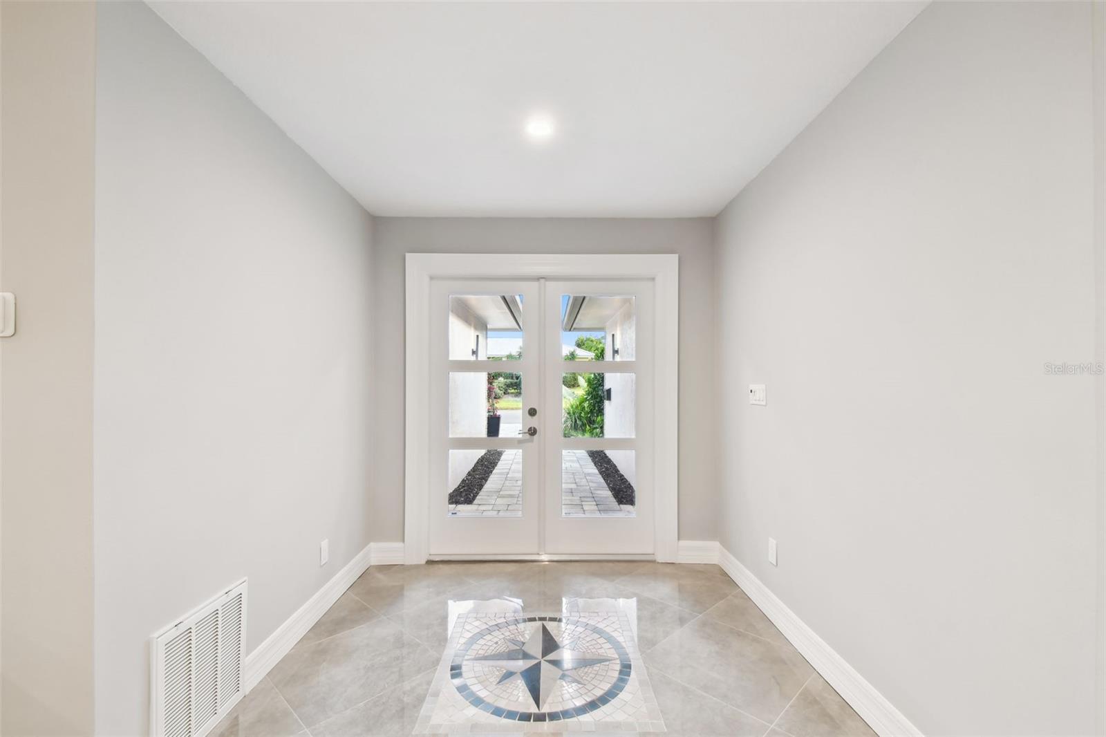 1927 MONTANA AVE NE, ST PETERSBURG, FL, 33703