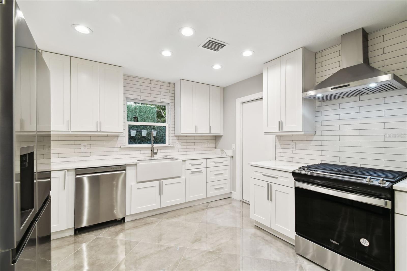 1927 MONTANA AVE NE, ST PETERSBURG, FL, 33703