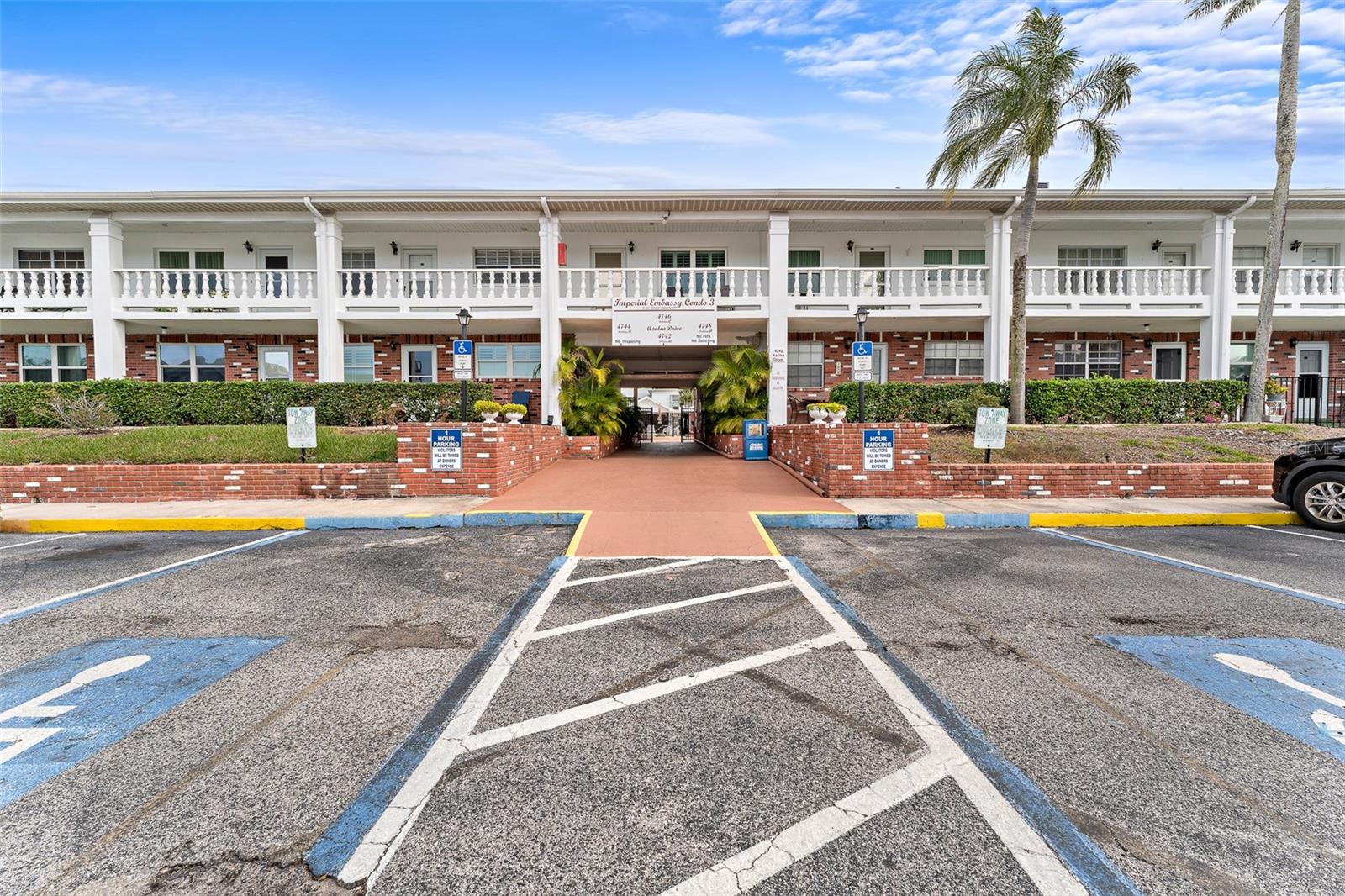 4746 AZALEA DR #203C, NEW PORT RICHEY, FL, 34652