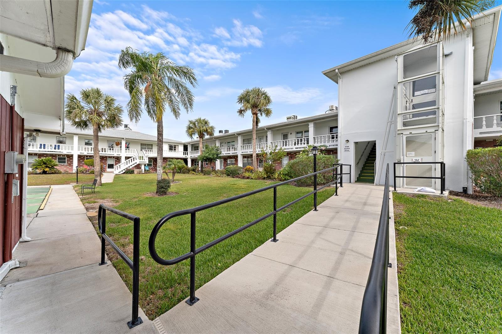 4746 AZALEA DR #203C, NEW PORT RICHEY, FL, 34652