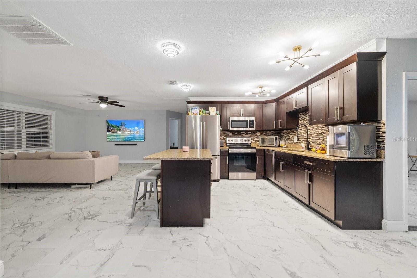 7803 24TH AVE W, BRADENTON, FL, 34209