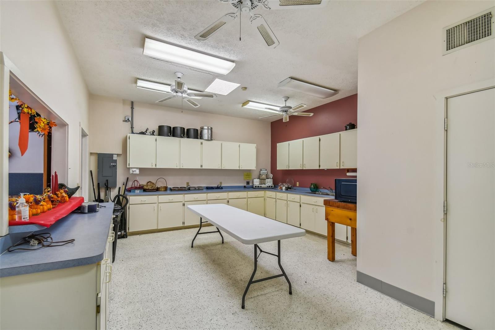 10043 COLLINGWOOD AVE, DADE CITY, FL, 33525