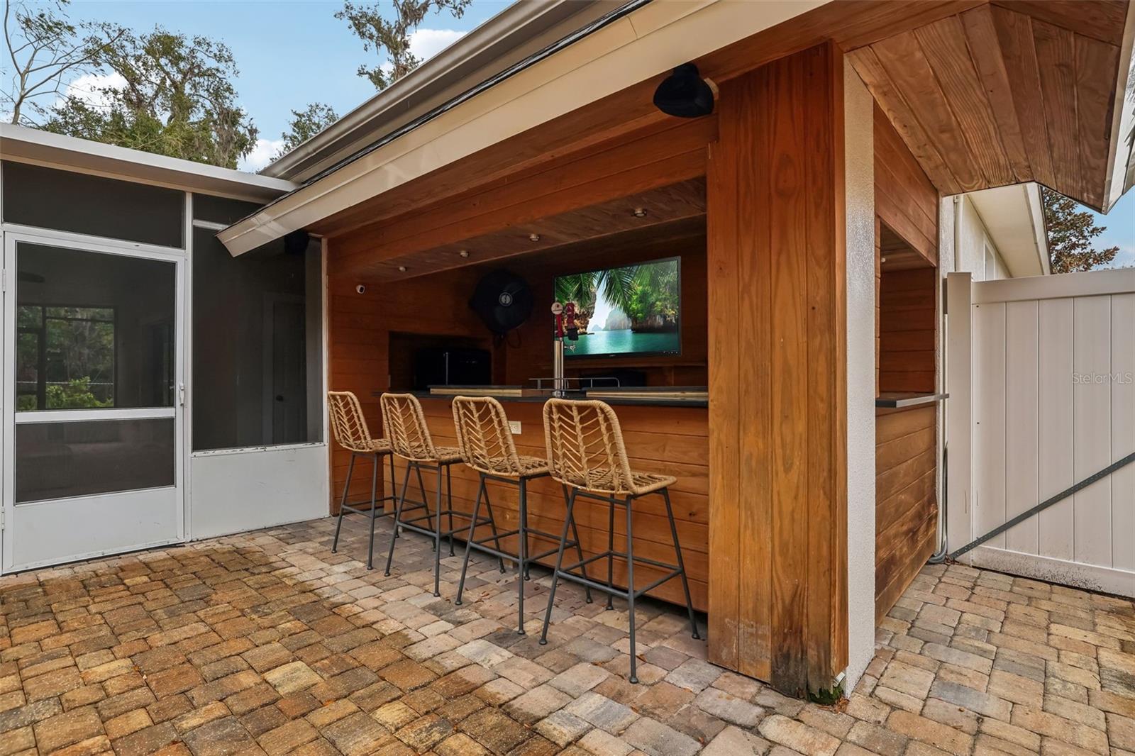 617 W UNIVERSITY AVE, DELAND, FL, 32720