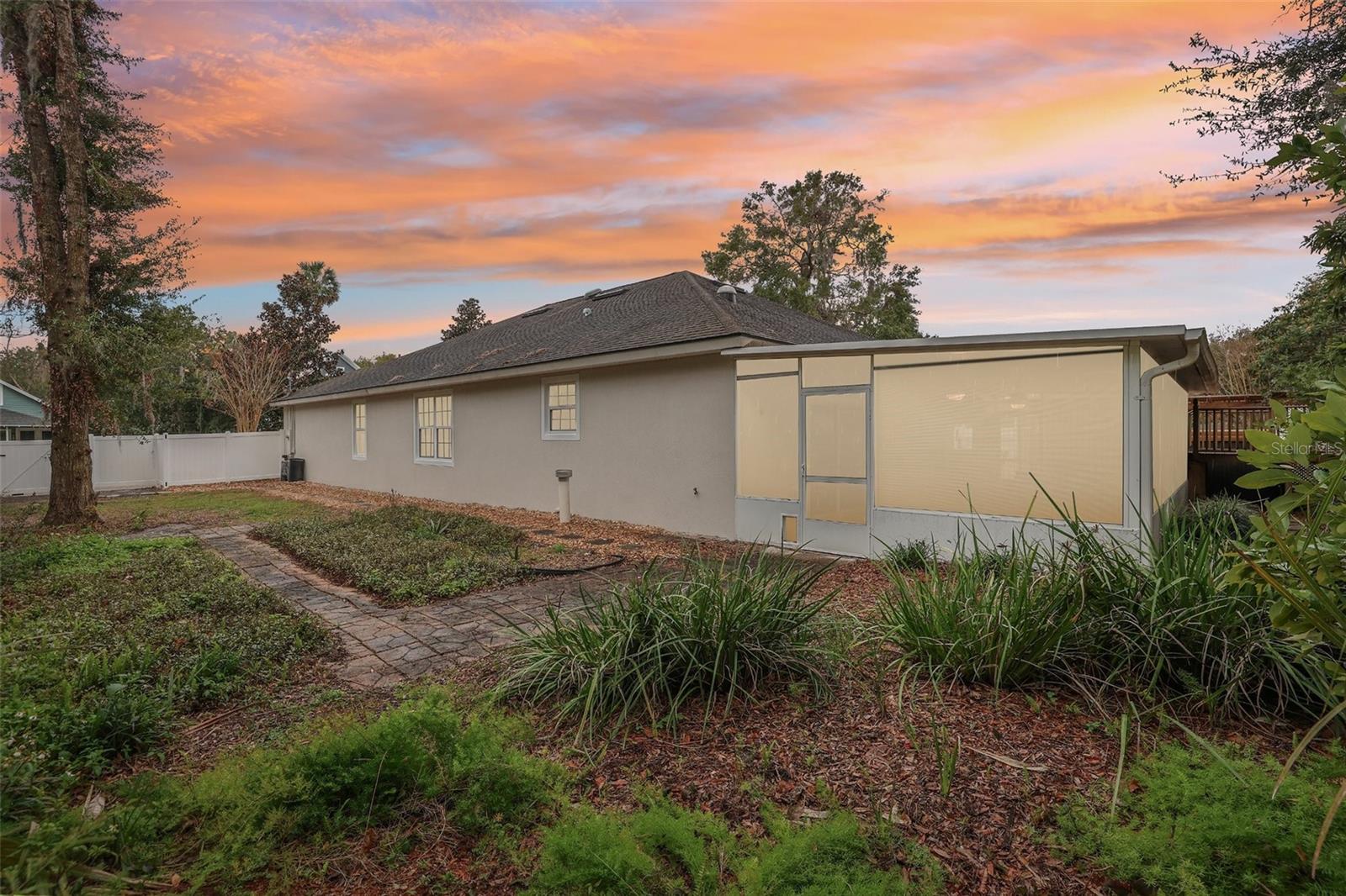 617 W UNIVERSITY AVE, DELAND, FL, 32720