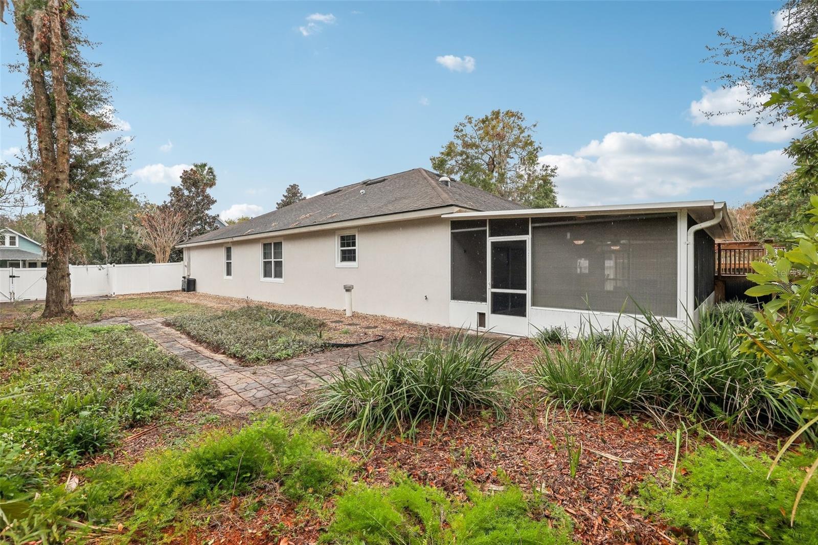 617 W UNIVERSITY AVE, DELAND, FL, 32720