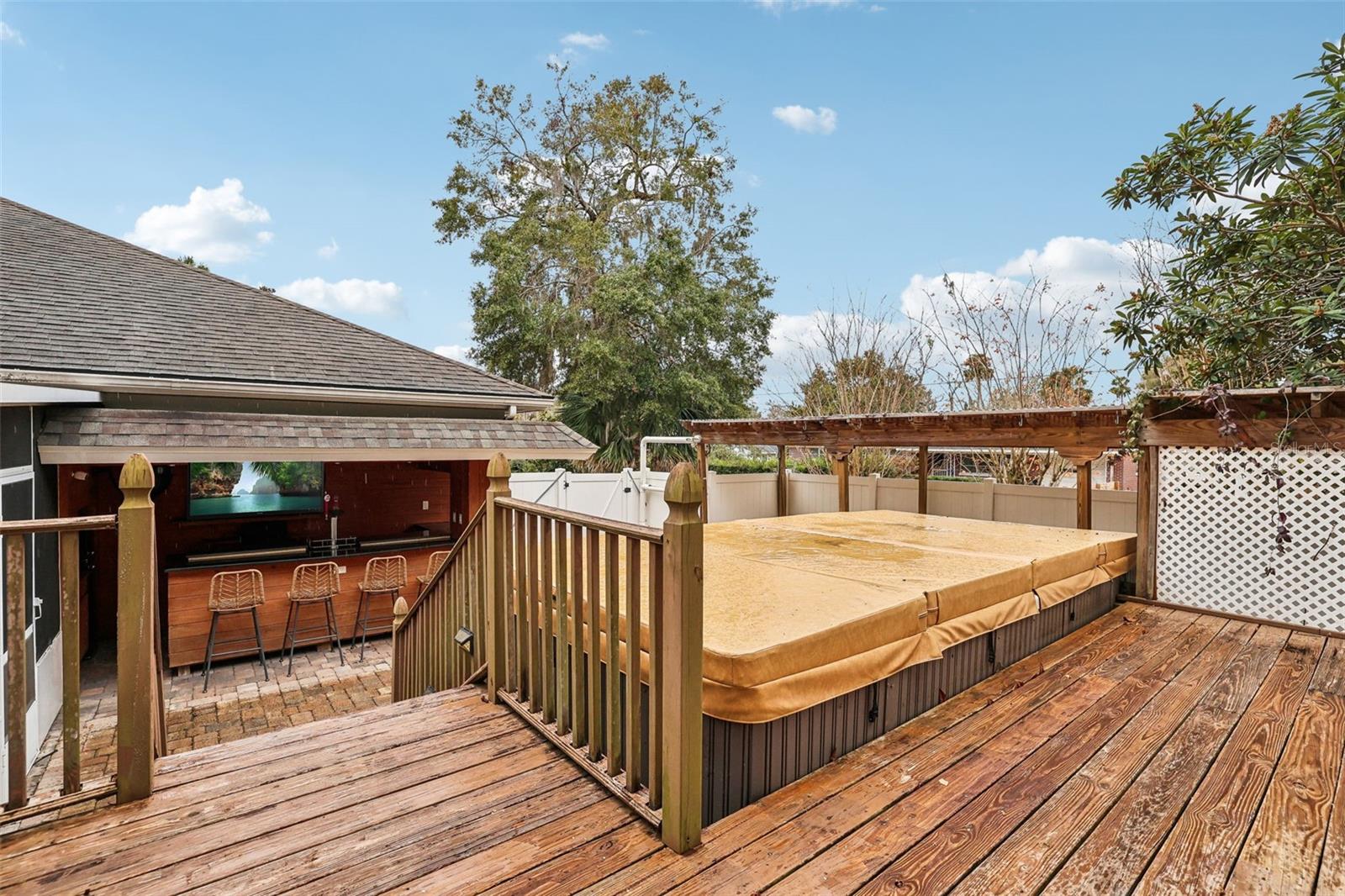 617 W UNIVERSITY AVE, DELAND, FL, 32720